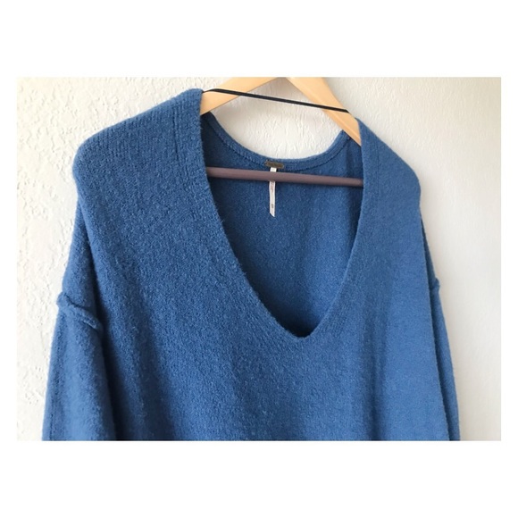 Free People ➵Sweater - Picture 3 of 5